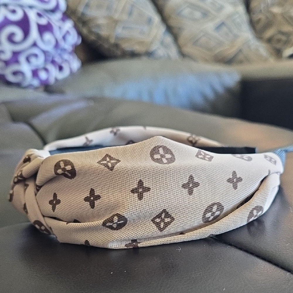Headband Top Knot Beige and Brown Patterned - Picture 3 of 6